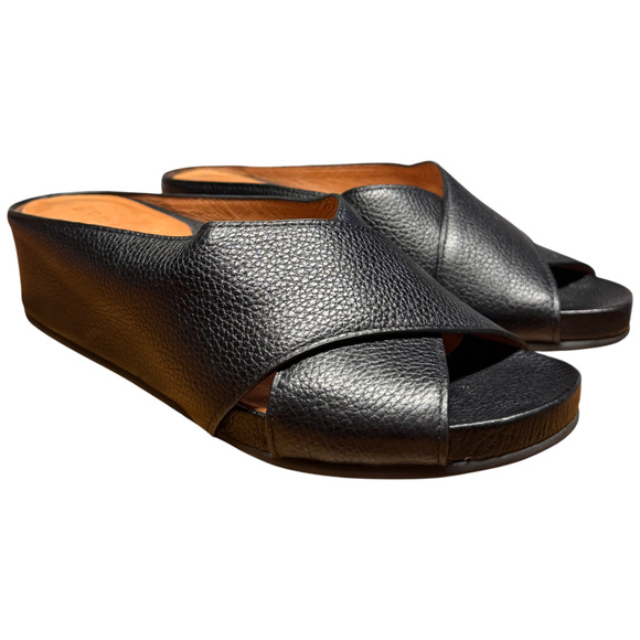 Kenneth Cole Shoes - Gentle Souls by KENNETH COLE Gisele Women 9 Black Leather Slip On Sandals X-Band